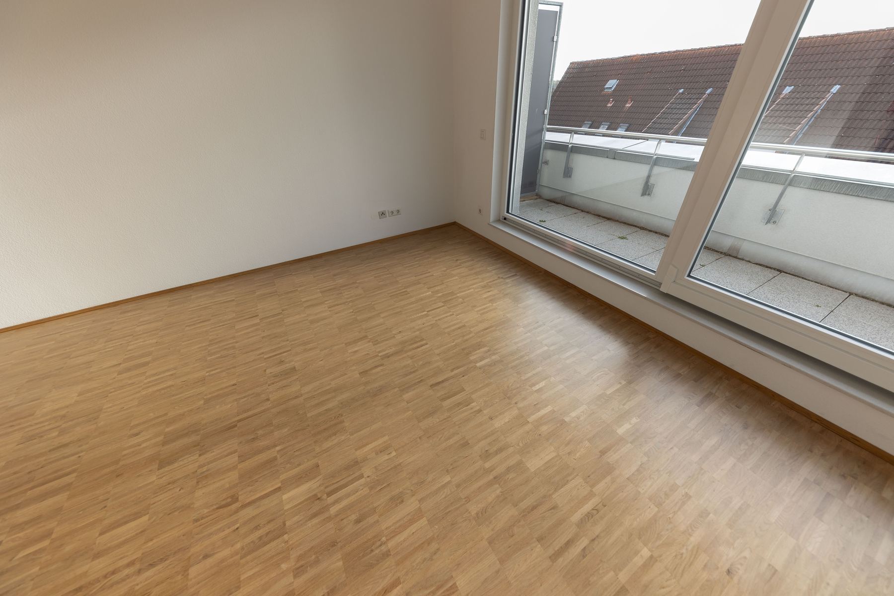 Wohnbereich mit Blick zur Terrasse